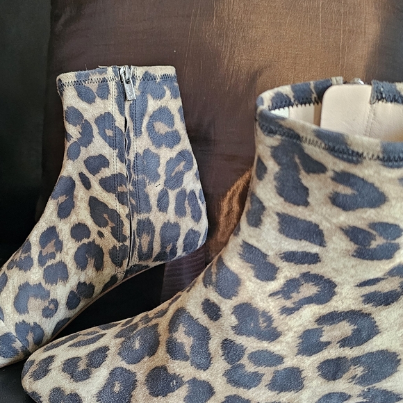 Loeffler Randall "Talia-ks" Ankle Boots Sz 8 "Like New" - Picture 3 of 11